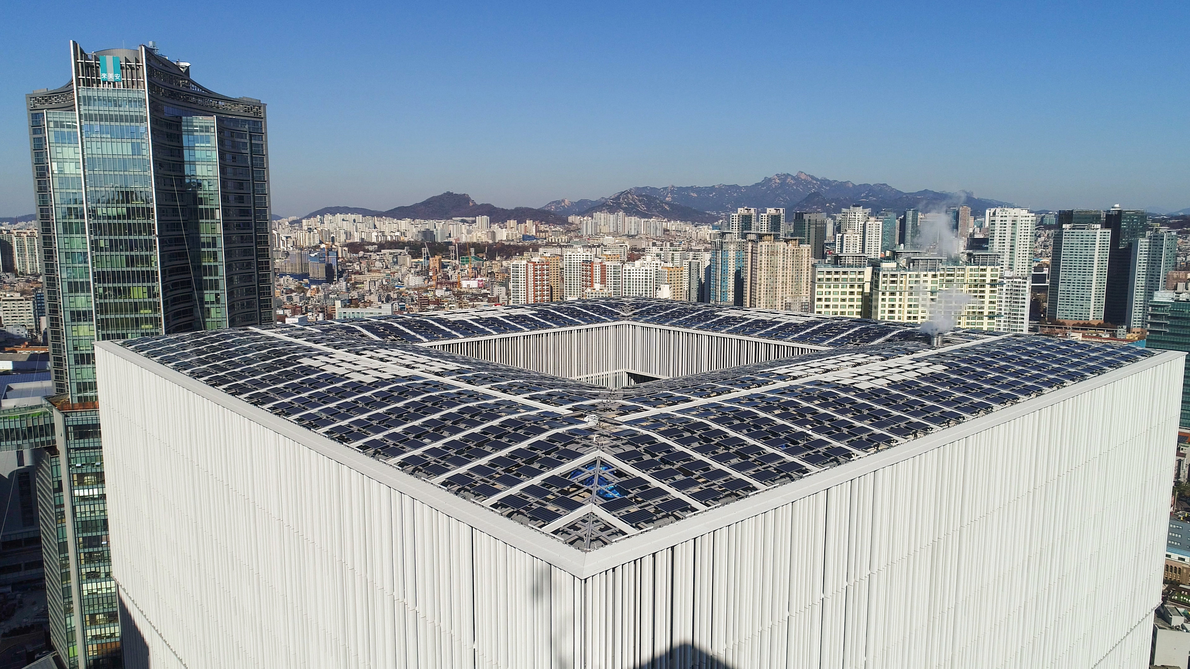 Declaration of RE100 to save the environment with low-carbon energy